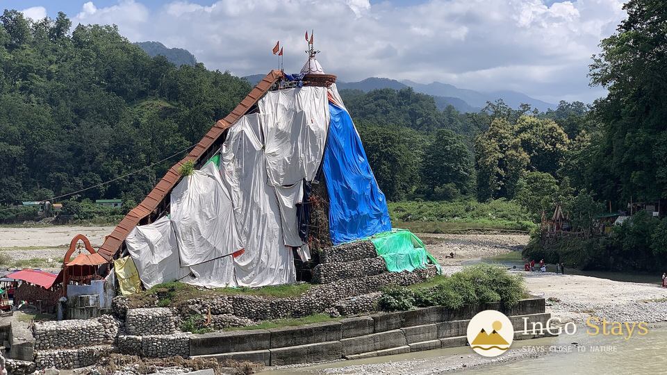 Garjiya Devi temple by the Kosi near Ramnagar